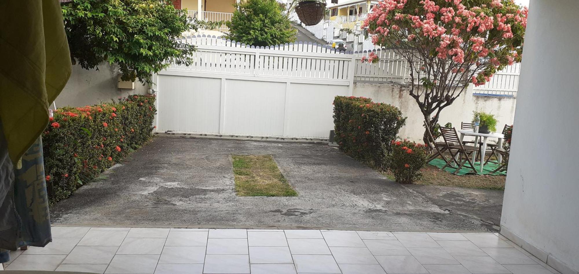 Le P'Tit Nid Cocodydy Apartment Baillif Exterior photo